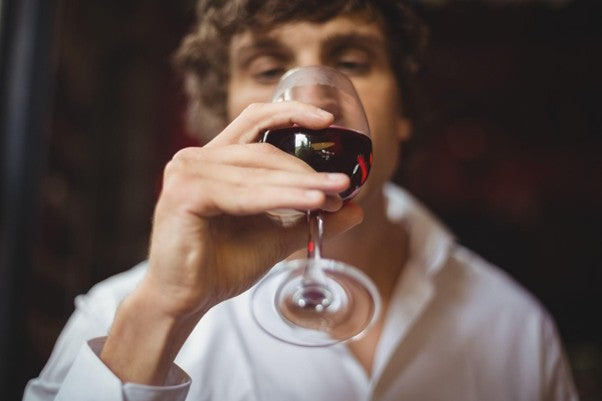 5 Simple Steps for Beginners to Taste Wine Flavours